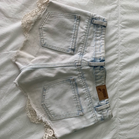 Light wash denim shorts - Picture 2 of 2